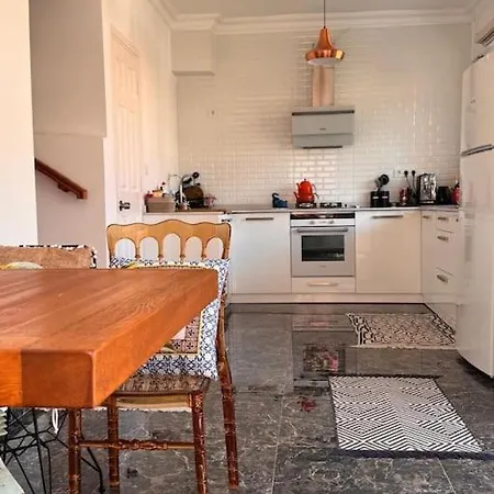 Вілла With Garden, 500 M To Beach, Close To